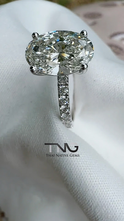 ✨Just one look at you! 😍💍❤️#engagementring #labgrowndiamond