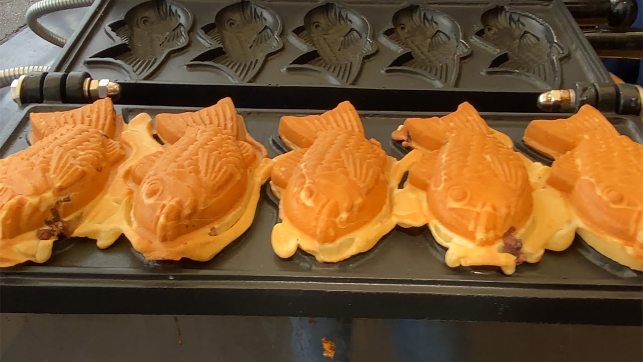 FISHSHAPED BREAD GWANGJANG MARKET SEOUL KOREAN STREET FOOD YouTube