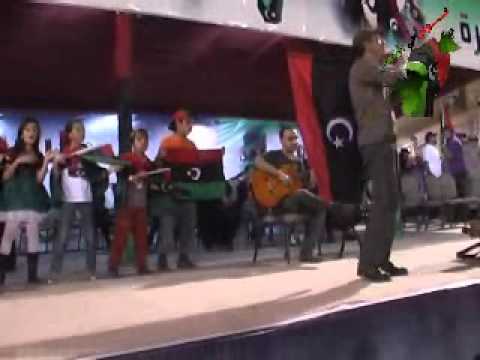 الفنان أيمن الهوني في ميدان الشهداء 1