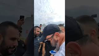 Οπαδοί του Κασιδιάρη μετά την αποφυλάκισή του