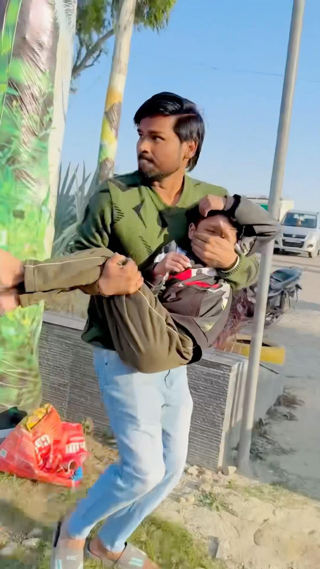 Pushpa Puru ko bacha lega kya #comedy #youtubeshorts #pushpa #shorts #shortsfeed