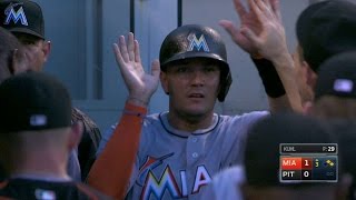MIA@PIT: Rojas scores on McCutchen's error in the 3rd