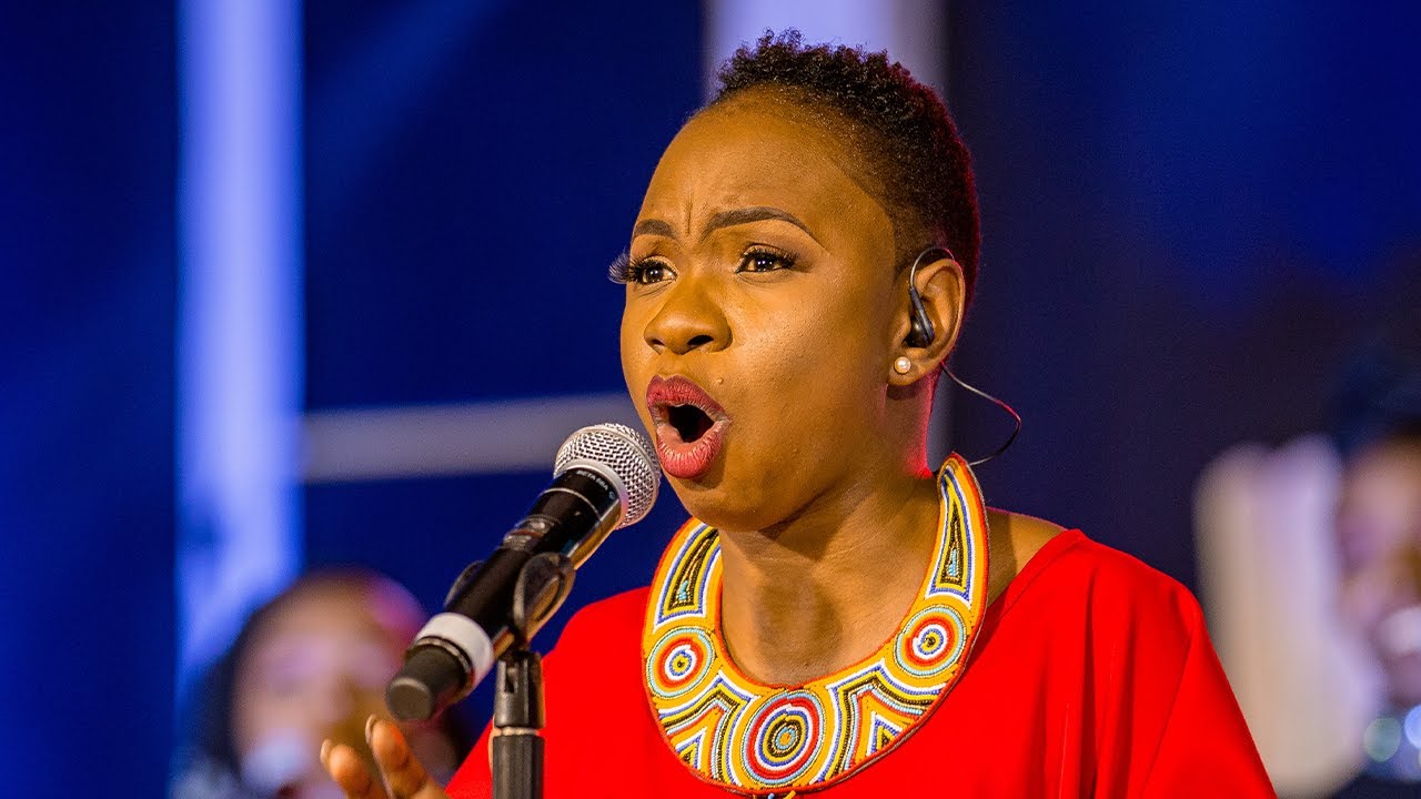 Evelyn Wanjiru - Unastahili (Live)