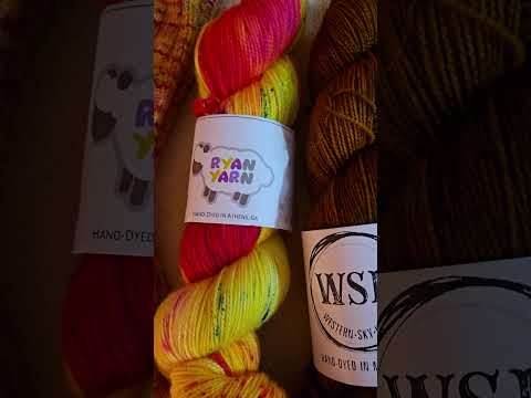 What makes for great sock yarn? The twist! #knitting #sockyarn #wool