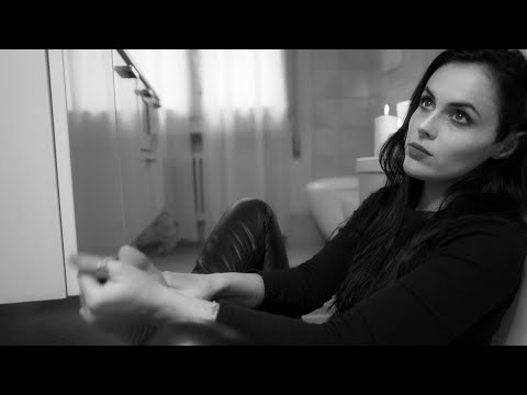 While your lips are still red (Nightwish cover) - BATHROOM SESSION