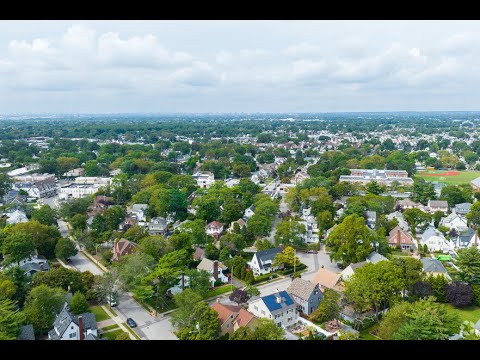 Living in Hewlett, NY: The Ultimate Local Guide | Homes.com