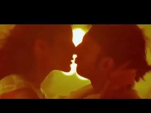 Anushka Sharma Gone Wild While Kissing Ranveer Singh ! Depika Gone Mad