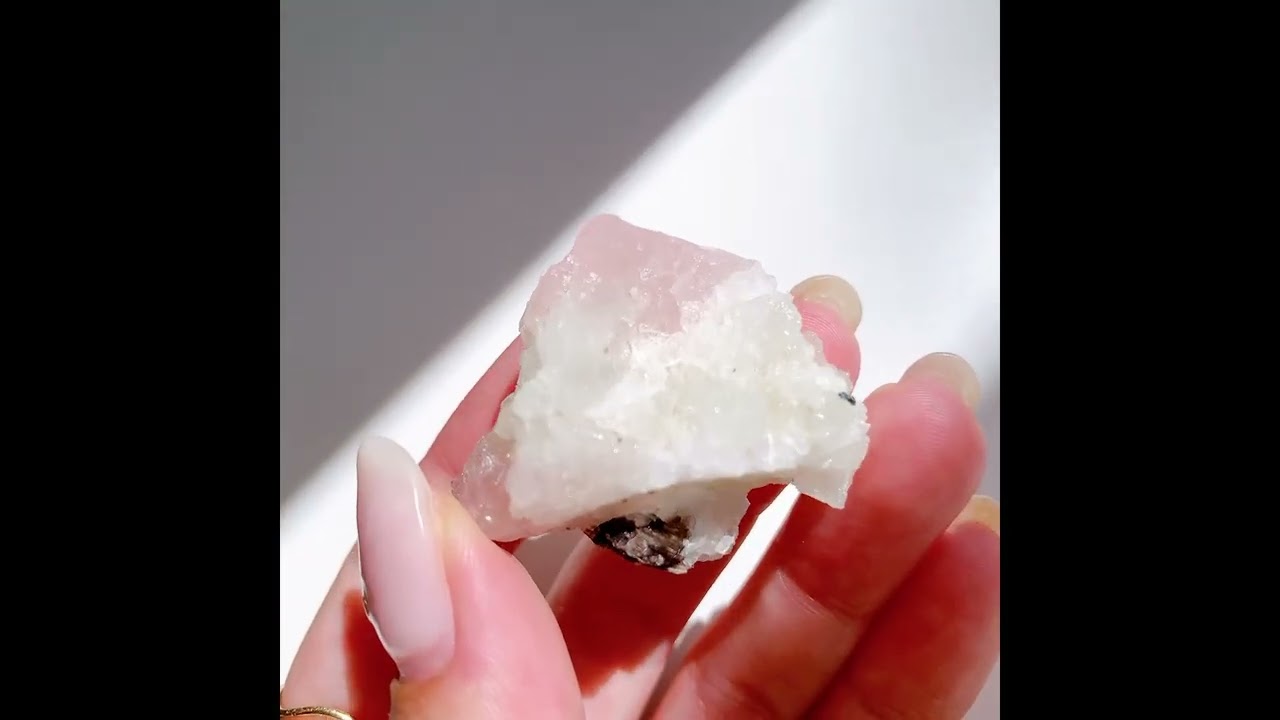 モルガナイト 原石 | 原石 | Crystals by Purely