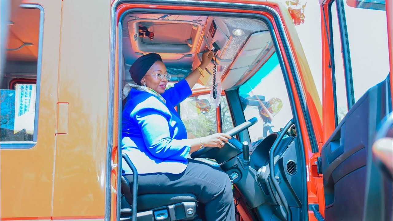 SHUHUDIA MITAMBO MIPYA YA ZIMAMOTO ILIVYOKABIDHIWA SHINYANGA NA RC MHITA