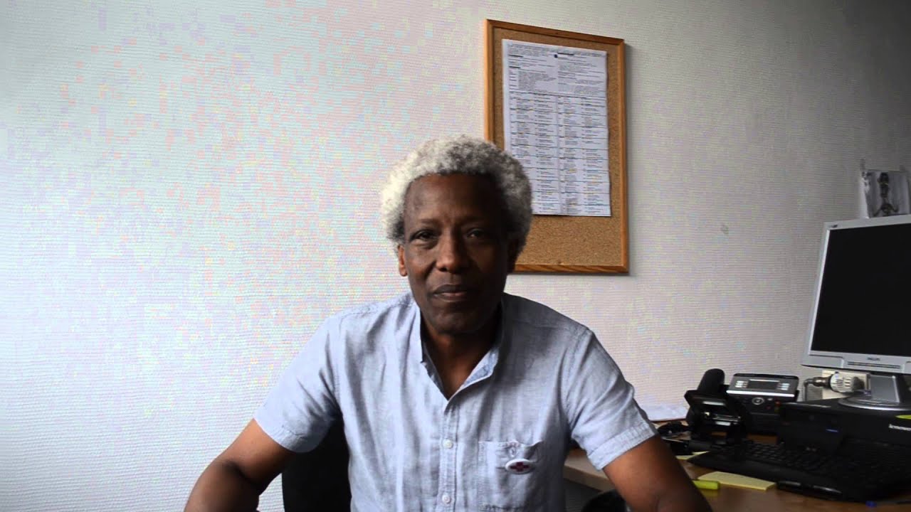 Entretien avec le directeur du Merisier - YouTube