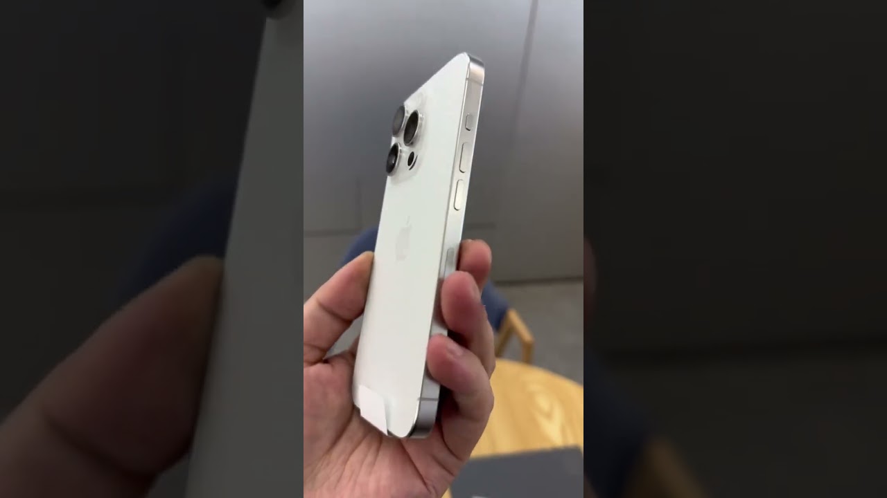 iPhone 15 Pro white Titanium