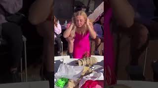 stan twitter: girl hyperventilating unboxing billie eilish merch