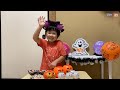 ハロウィンのお菓子を飾り付け