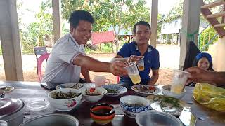 ដងស្ទឹងពោធិ៍សាត់ ច្រៀងលេងដោយ សេន វីរៈ