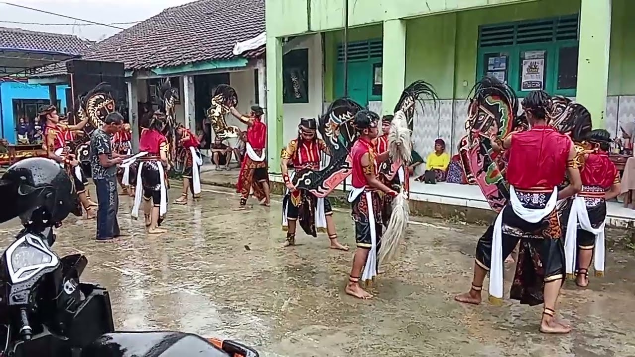 Tarian terbaru 2026 ebeg setia laras live di desa suwuk tlaga kec punggelan 