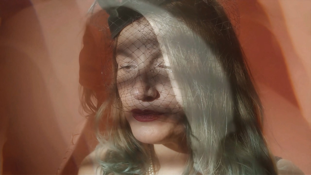 IYRE & Breezy Lee - Lament (Official Music Video) adlı videoyu YouTube'da izle IYRE & Breezy Lee - Lament (Official Music Video) adlı videoyu YouTube'da izle