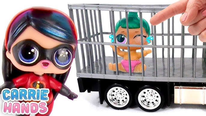 Cunnilingus va oyoqlarni yalash haqida porno video zalda yalangoch qizlar