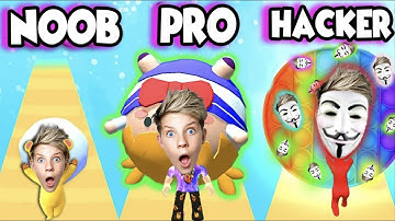 NOOB vs PRO vs HACKER In SNOWBALL RUN! ALL LEVELS & ALL SKINS! Prezley