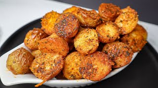 Super Easy and Crispy Roasted Garlic Butter Parmesan Potatoes Recipe.