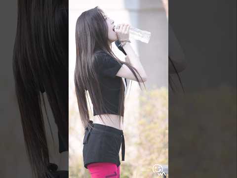 <strong>예의</strong> 바른 유나 #itzy #yuna #icecream