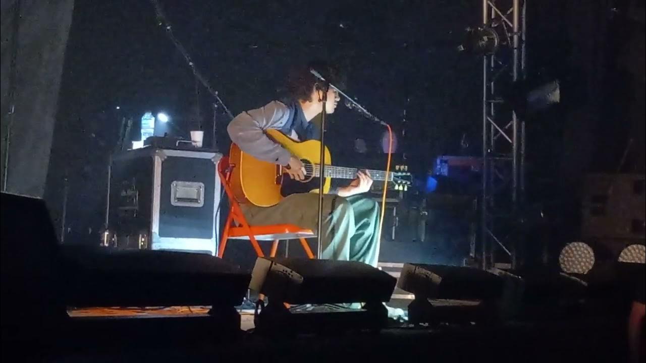 Dominic Fike Chicken Tenders (acoustic snippet) Live in Birmingham