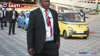 AMEKAFINYA! President Ruto catches bodyguards offguard zooms off with tiny electric car from KICC