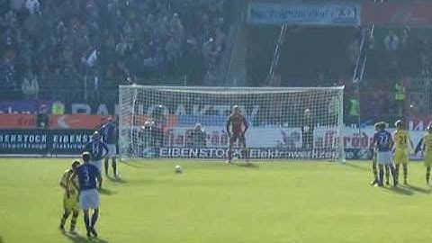 Elfmeter für FC Erzgebirge Aue im Spiel gegen Borussia Dortmund II