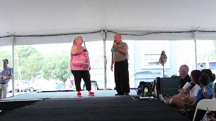 Donna Sobczak & Danny McCorkle sing 'Crawfish' Elv...