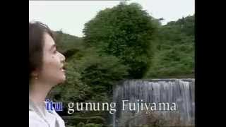 Titiek Sandhora - Gunung Fujiyama