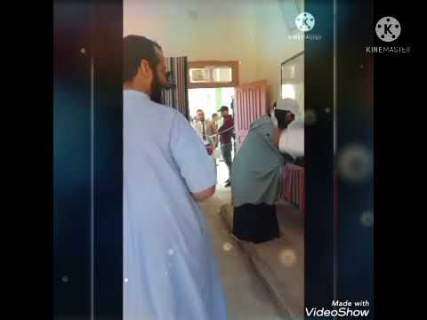 زيارة الأستاذ مرزوق عبدالله إلى المعرض الذي مثل الثانوية في حفل متوسطة المجاهد العايز بوبكر
