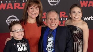 Warwick Davis with his Family \\