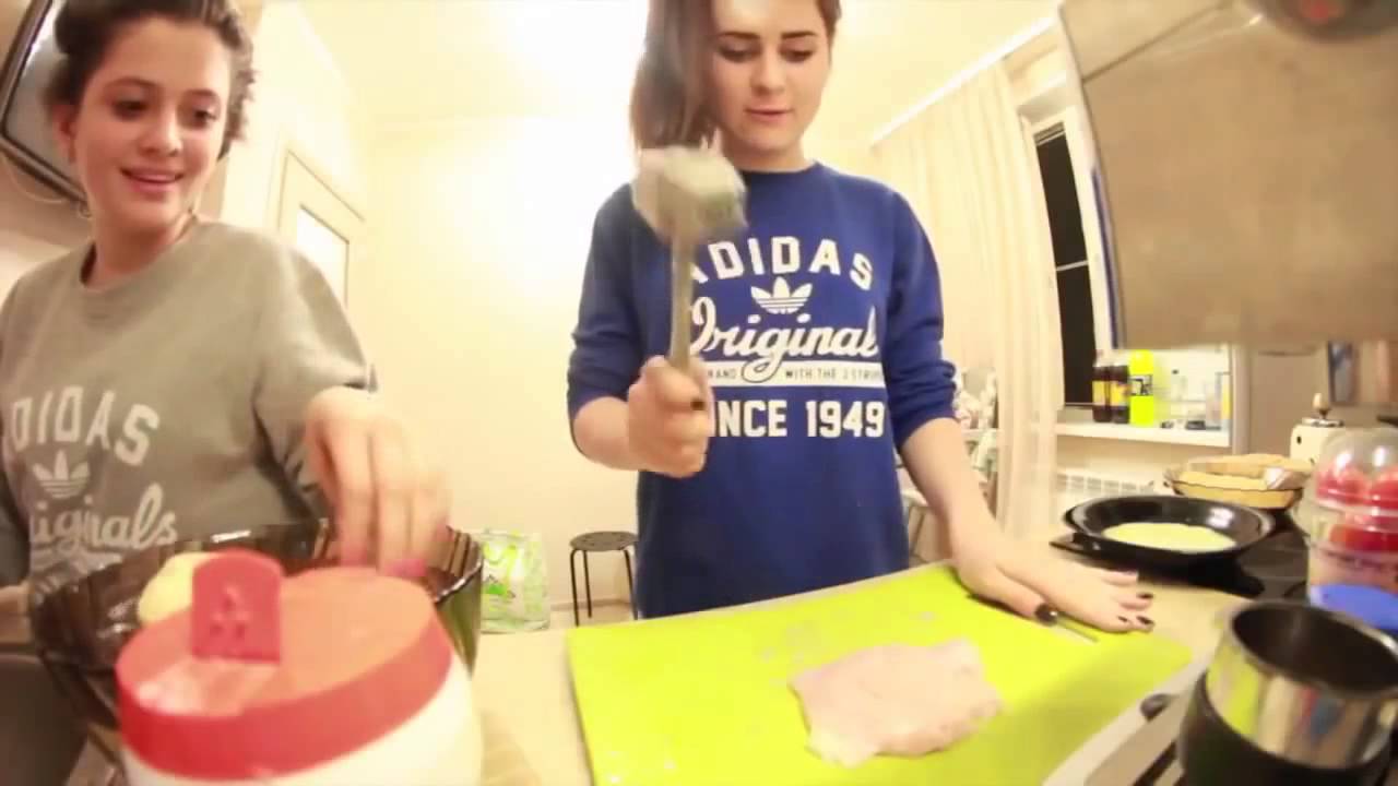 Юля Пушман и Карина Каспарянц-блядь те в рот - YouTube