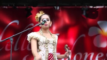 Hello Indonesia, London - Amazing duet Halida Ismi & Djitron Pah