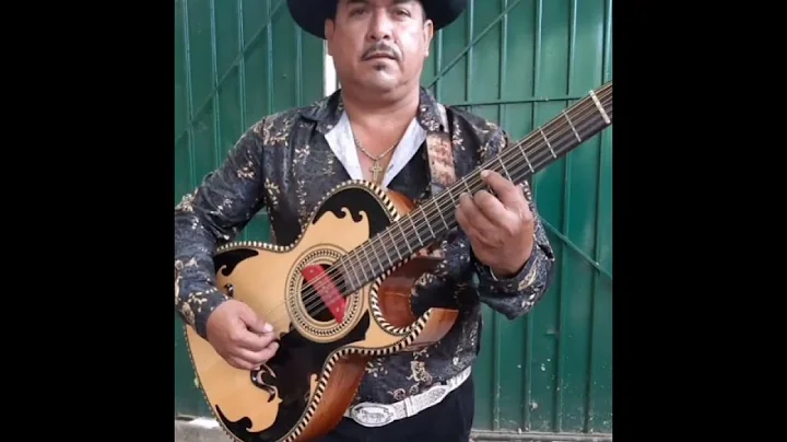 CRTICO NORTEO "LA COCHA DE MICHOACAN"...