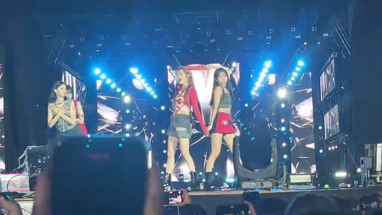 STAYC - SO BAD + BEAUTIFUL MONSTER - MUSIC BANK CHILE (12/11/2022)