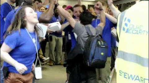 Apple Store excitement