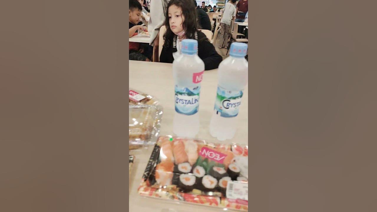 Makan Sushi di AEON Sentul 