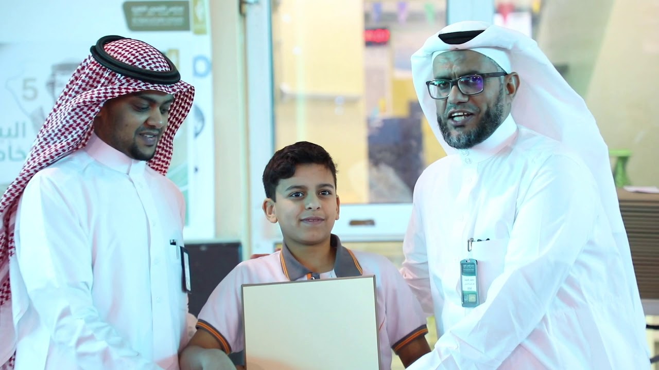 تكريم المتفوقين في الفصل الدراسي الأول -  طلاب الابتدائي  1441