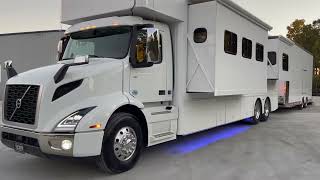 2020 ShowHauler Triple Slide 40’ 500HP Motorhome & 2021 T&E 28’ Aluminum Stacker Trailer