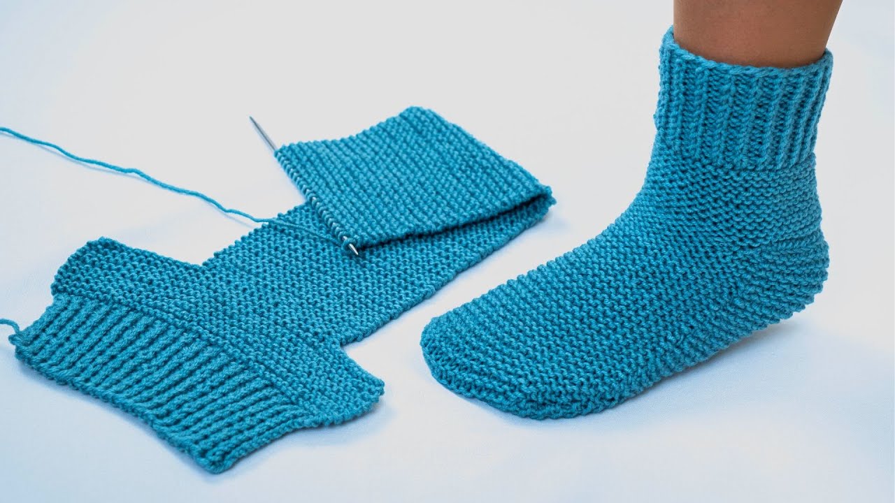 Easy slippers/socks on 2 knitting needles for beginners! - YouTube