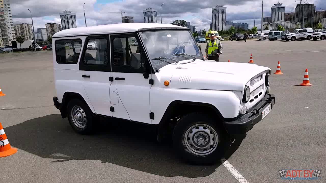 ОМОН и ППСМ выясняли отношения на трассе - YouTube