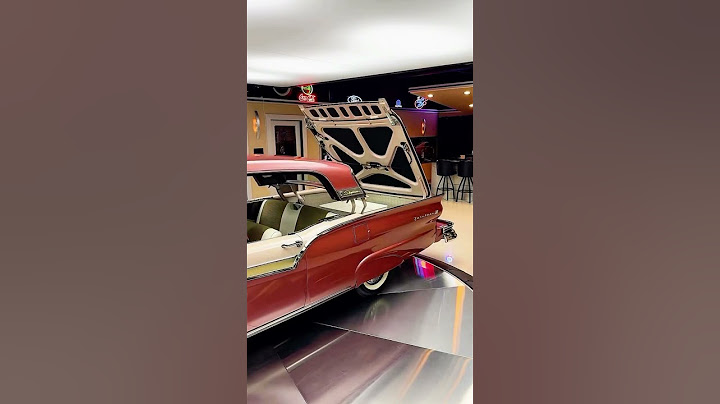 1957 Ford Fairlane 500: Duch 50. let