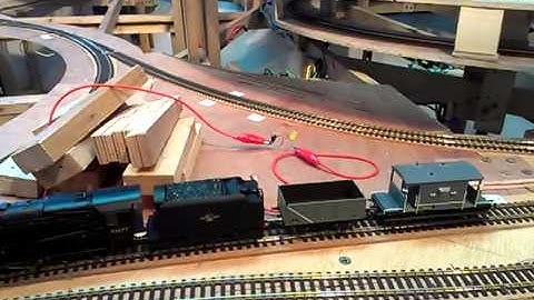 DCC uncoupling with Krois couplers