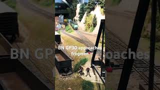 Frogmen approached by HO BN GP30 green machine Frogmen approached by HO BN GP30 green machine