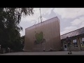 Find out more: https://cottonbagco.co.uk/worlds-larg...

After months of planning The World's Largest Jute Bag, crane hire, assembling truss, and some painting, the most gigantic paper shopping bag ever made became reality at Fitzmaurice Primary School in Bradford on Avon on 3rd July 2019 for International Plastic Bag Free Day and Plastic Free July.