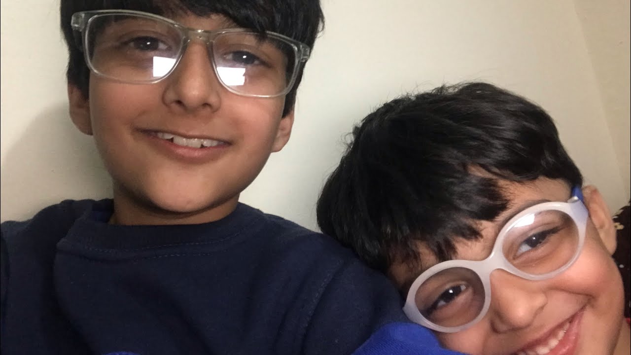 We go to Islamabad with Areesh and Family in bus - YouTube