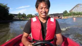 World Travel - First time steering a speed boat in North Denmark&#39;s Fårup Sommerland