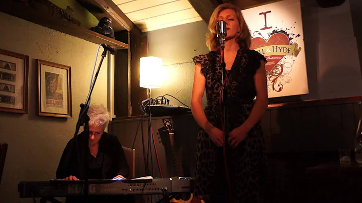 Singer Songwriters night / Marie Zhorova with Vera...