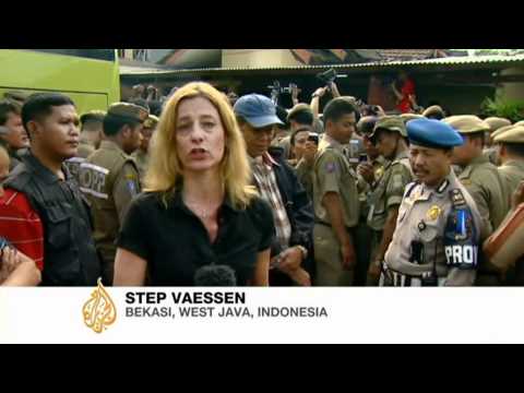 الشرطة الإندونيسية تمنع إقامة الشعائر الدينية في الكنائس