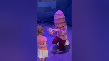 Playing with Edith Gru at Universal Studios Orlando!